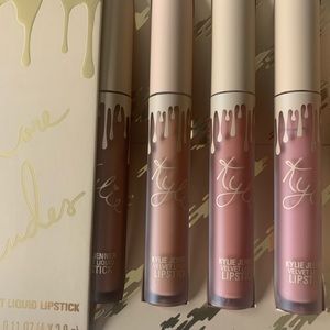 Kylie Cosmetics Makeup - KYLIE COSMETICS MAKEUP KIT Kylie Cosmetics Makeup - KYLIE COSMETICS MAKEUP KIT